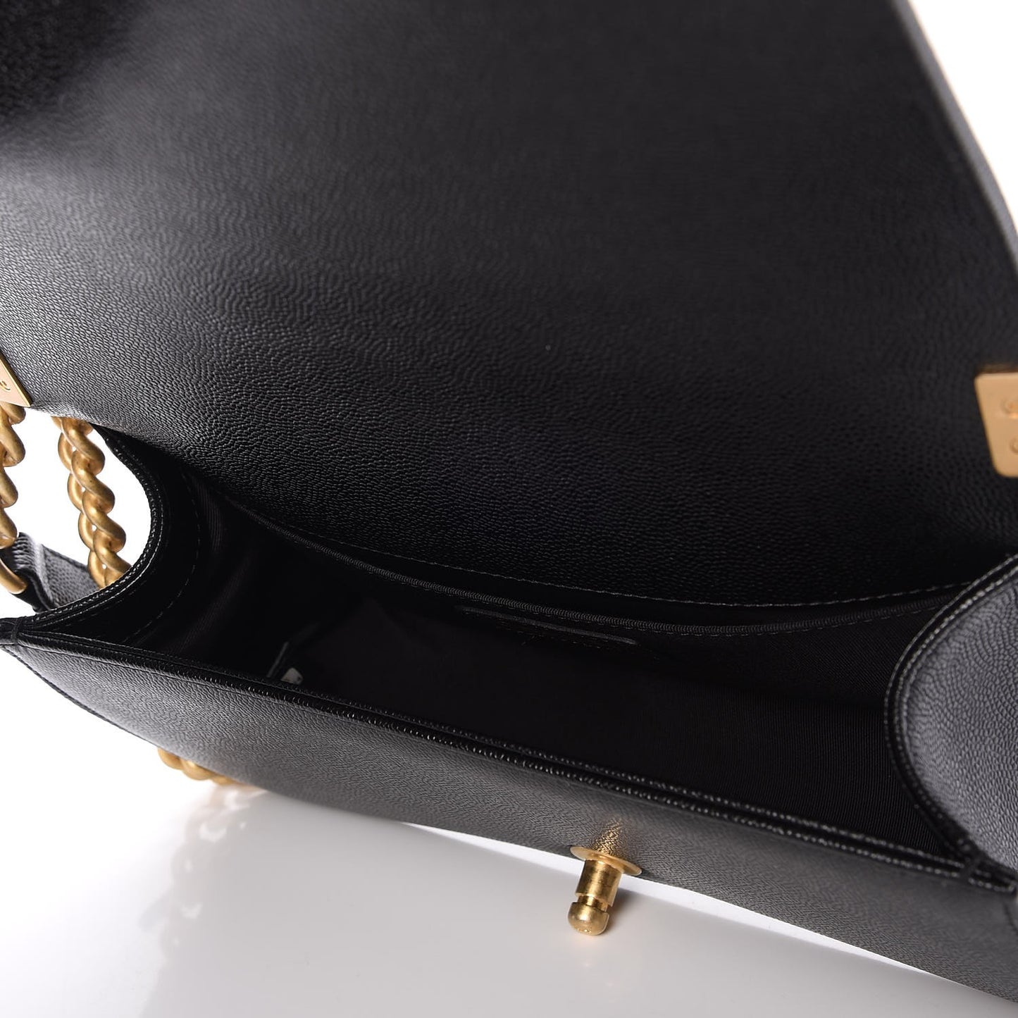 Caviar Chevron Quilted Medium Boy Flap Black