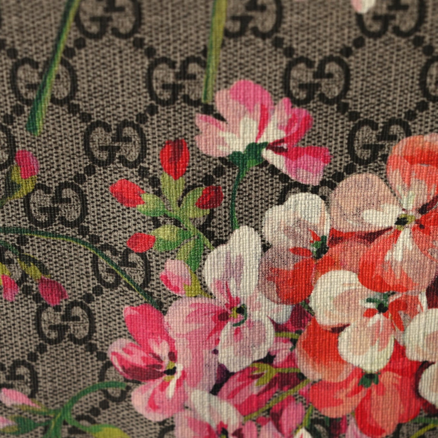 GG Supreme Monogram Blooms Large Cosmetic Case Beige Multicolor Dry Rose