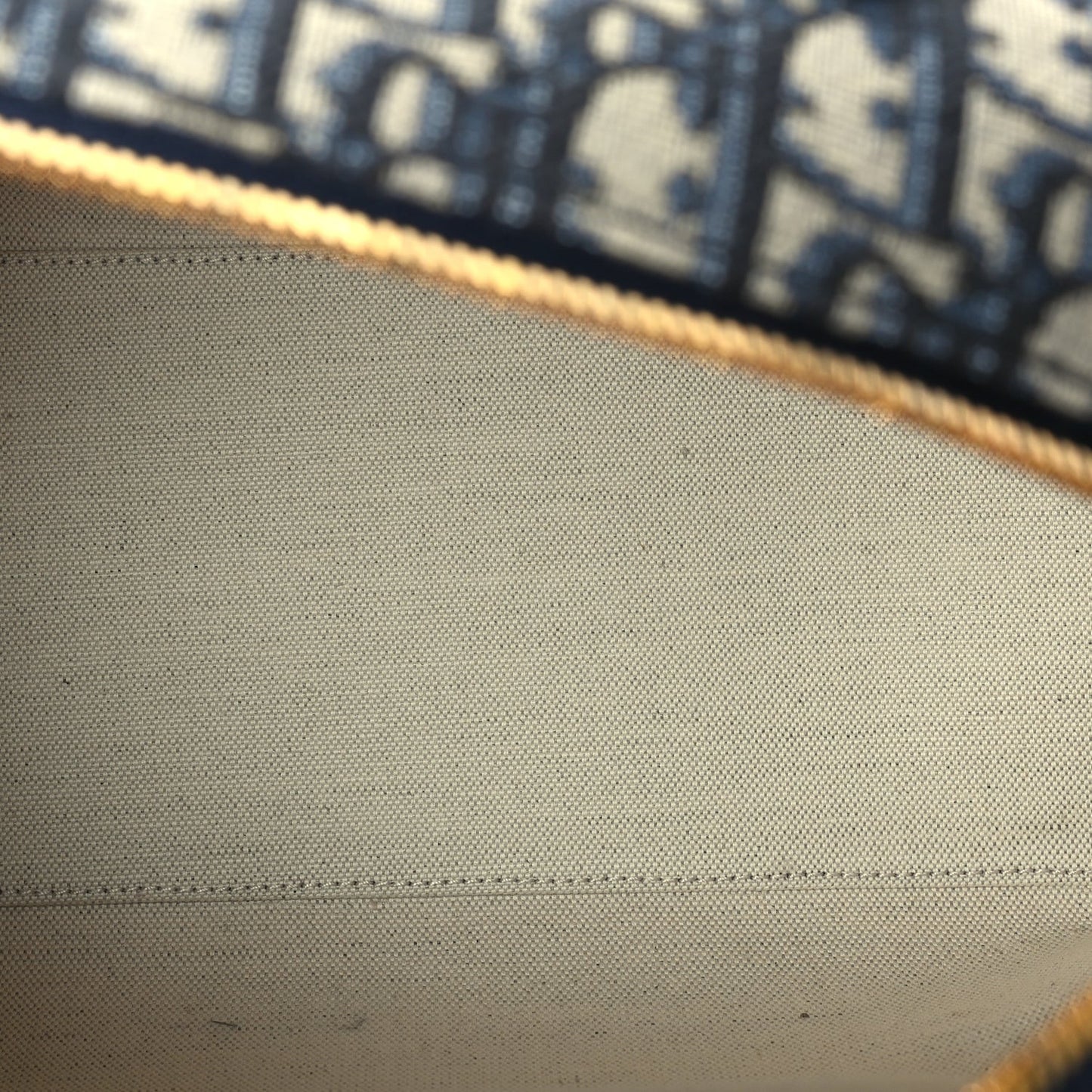 Oblique Calfskin Groove 25 Bag Blue