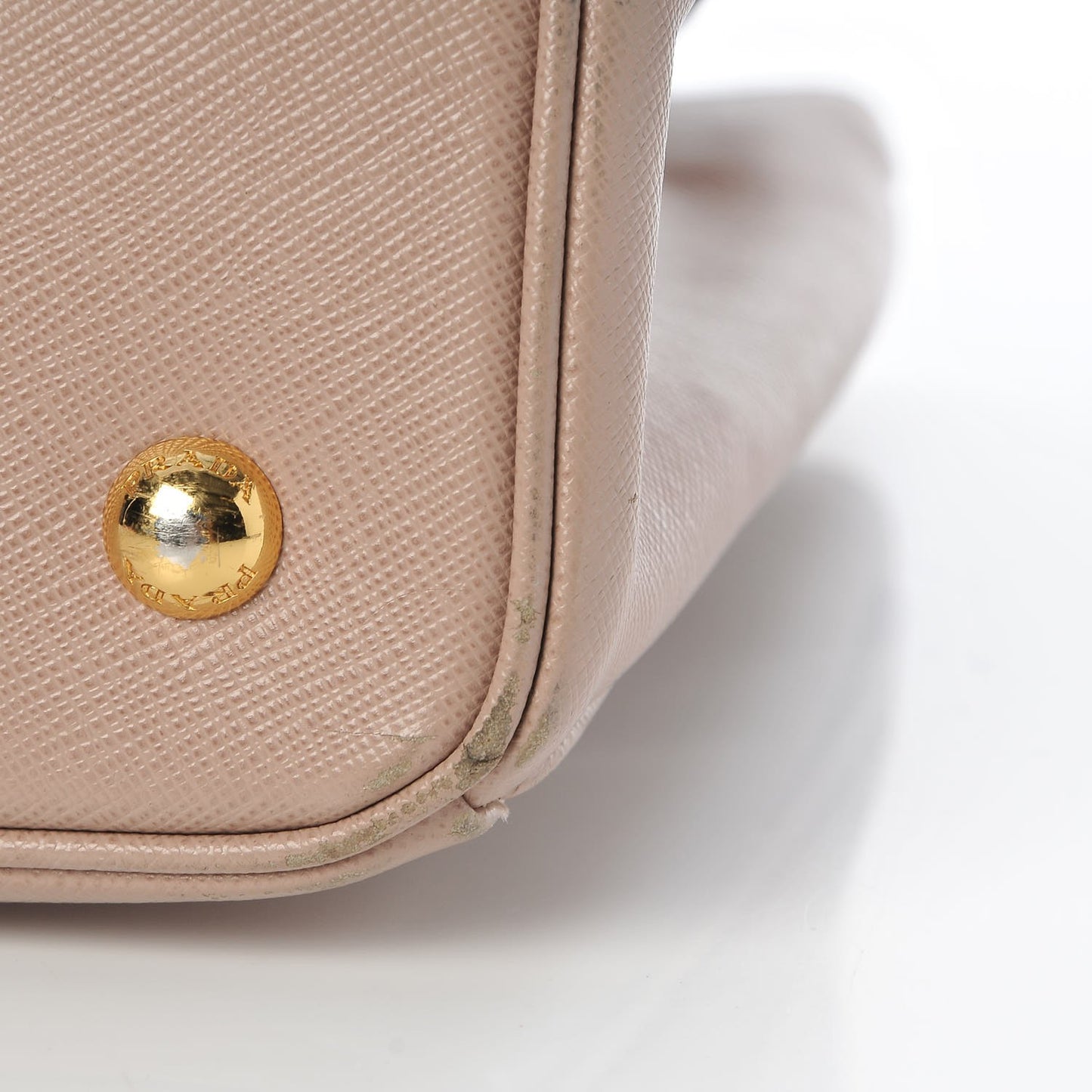 Saffiano Lux Medium Tote Cammeo