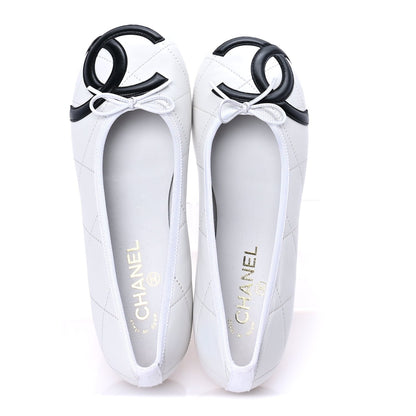 Chanel Lambskin Quilted CC Cambon Ballet Flats 40.5  White Black 5 of 7
