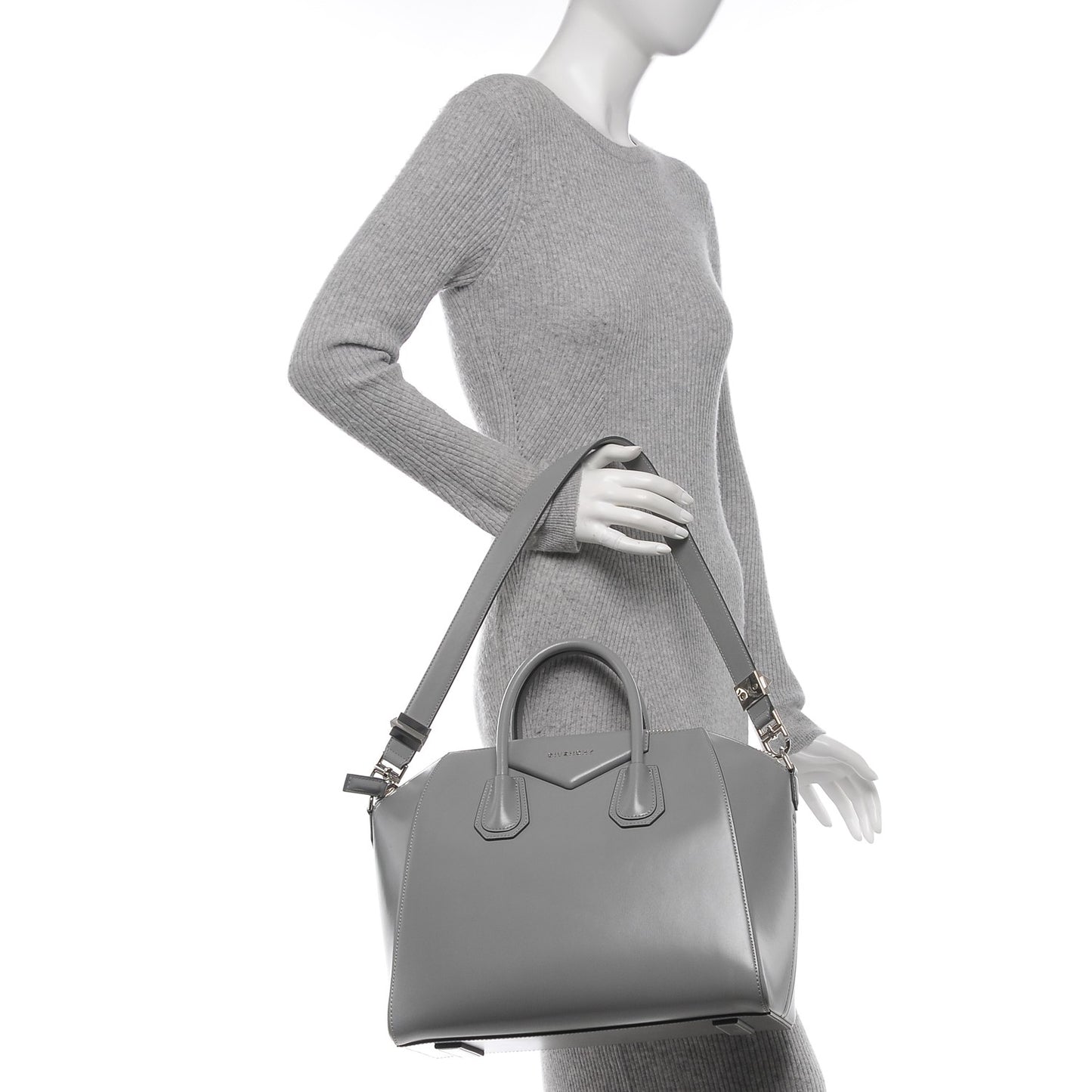 Shiny Lord Calfskin Medium Antigona Pearl Grey