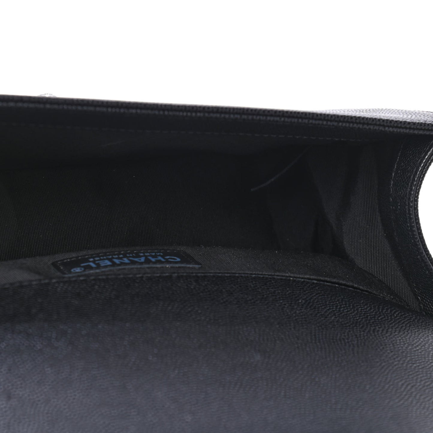 Caviar Quilted Medium Boy Flap Black