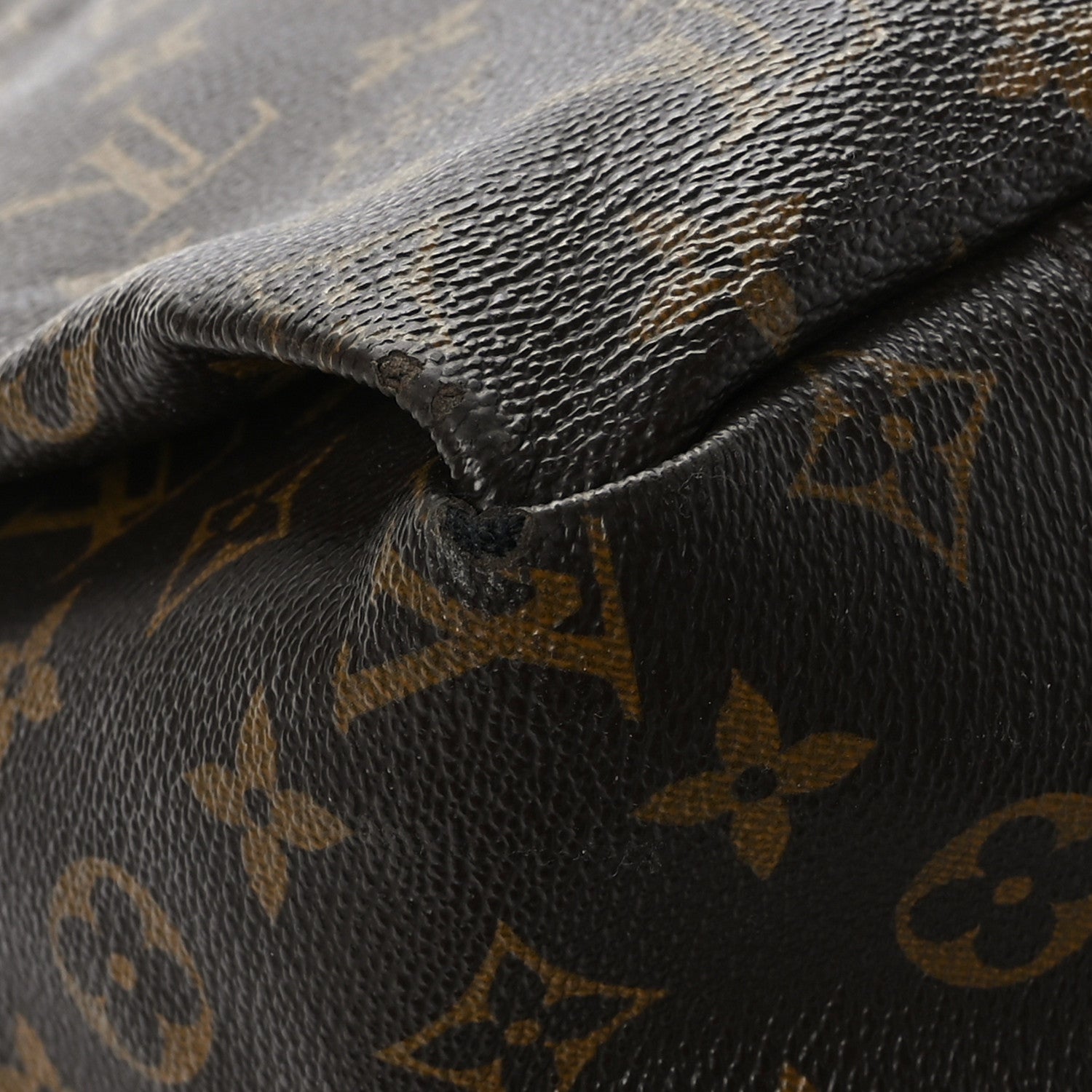 Louis Vuitton Monogram Artsy MM 9 of 11