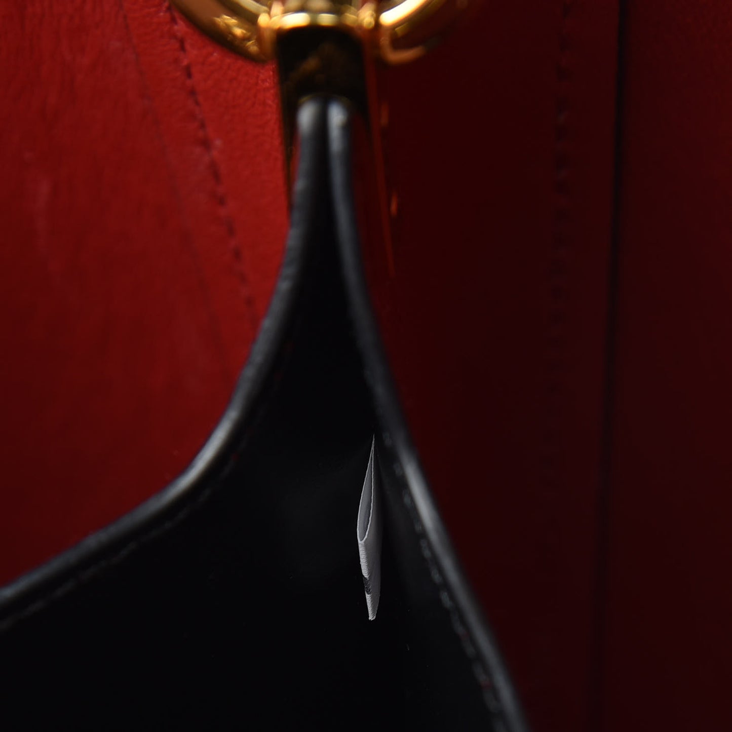 Saffiano Cuir Medium Panier Bucket Bag Black Fuoco