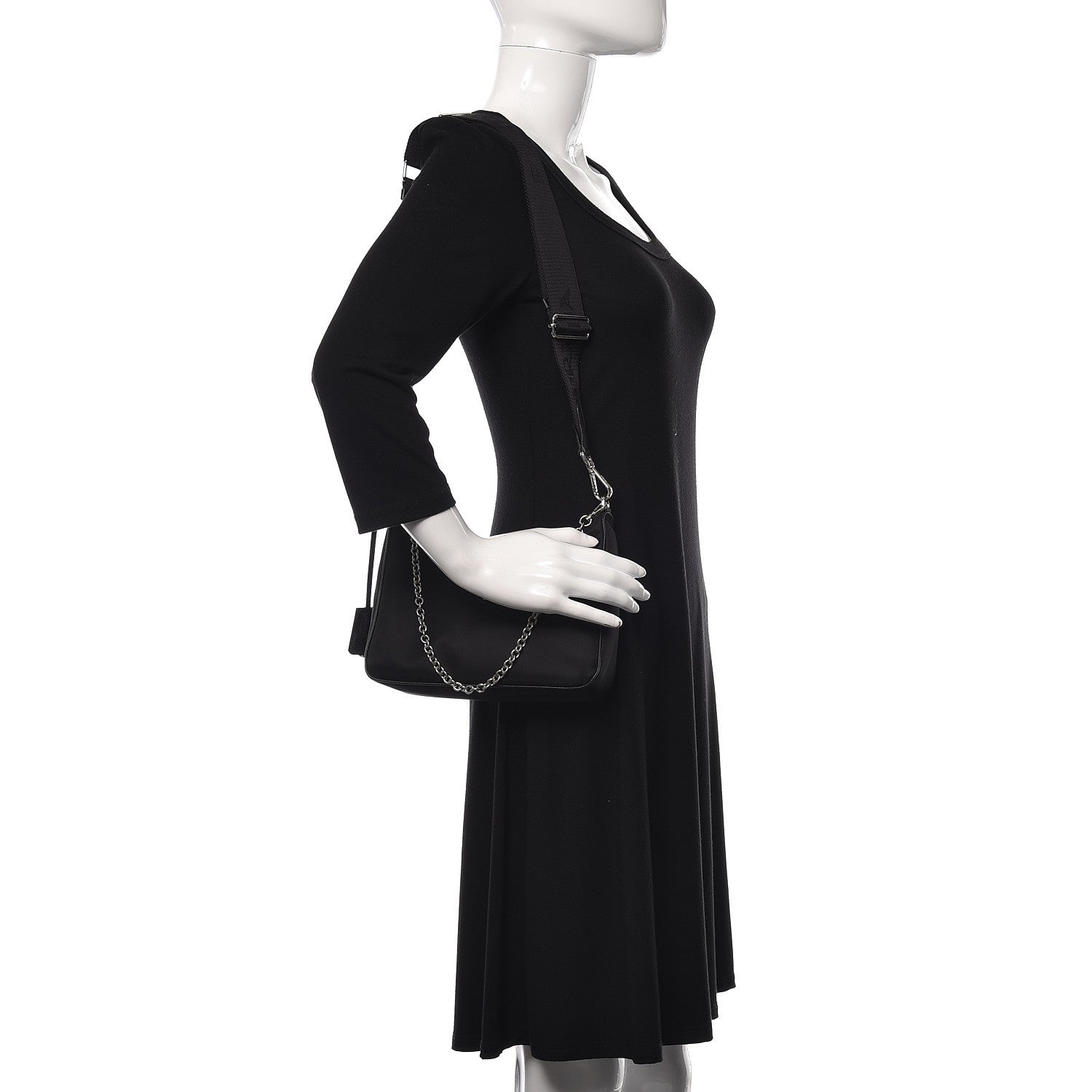 Prada Nylon Re-Edition 2005 Shoulder Bag Black 2 of 14