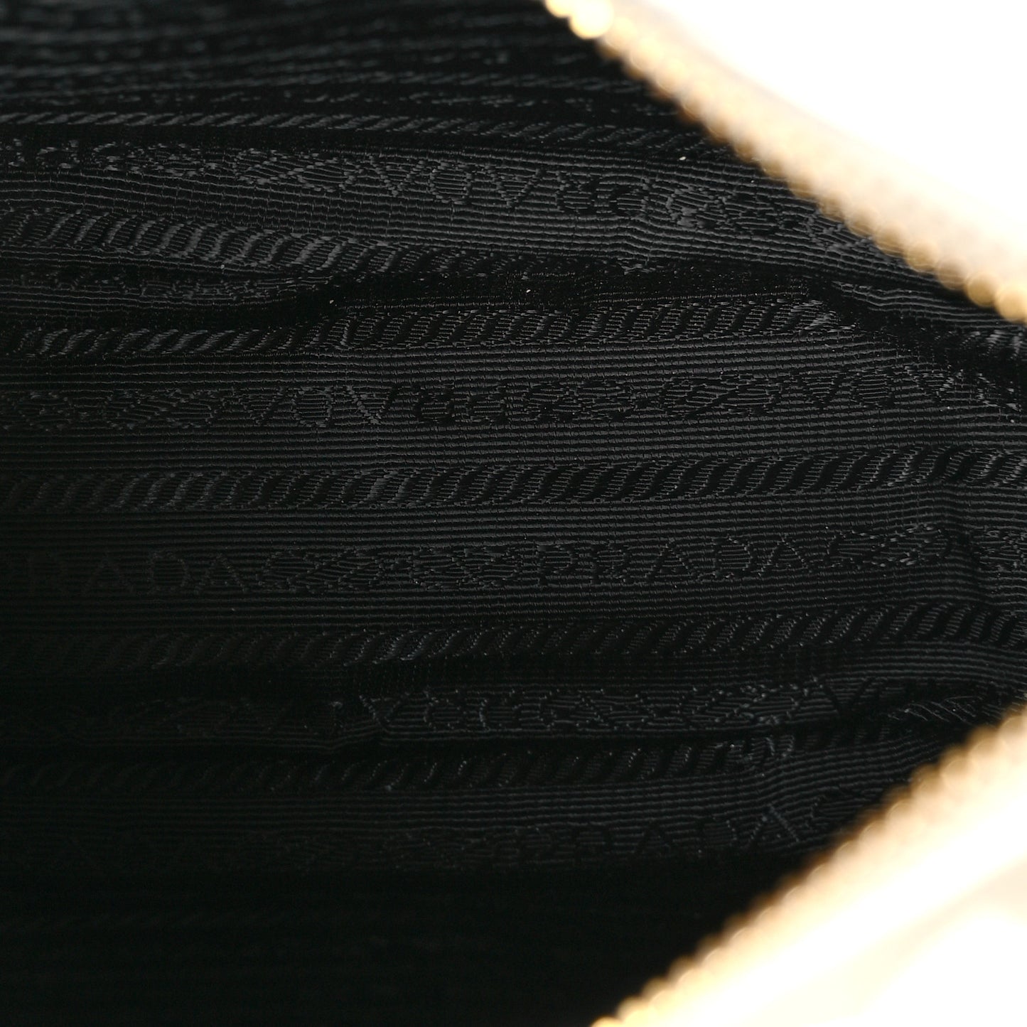 Saffiano Re-Edition 2005 Shoulder Bag White