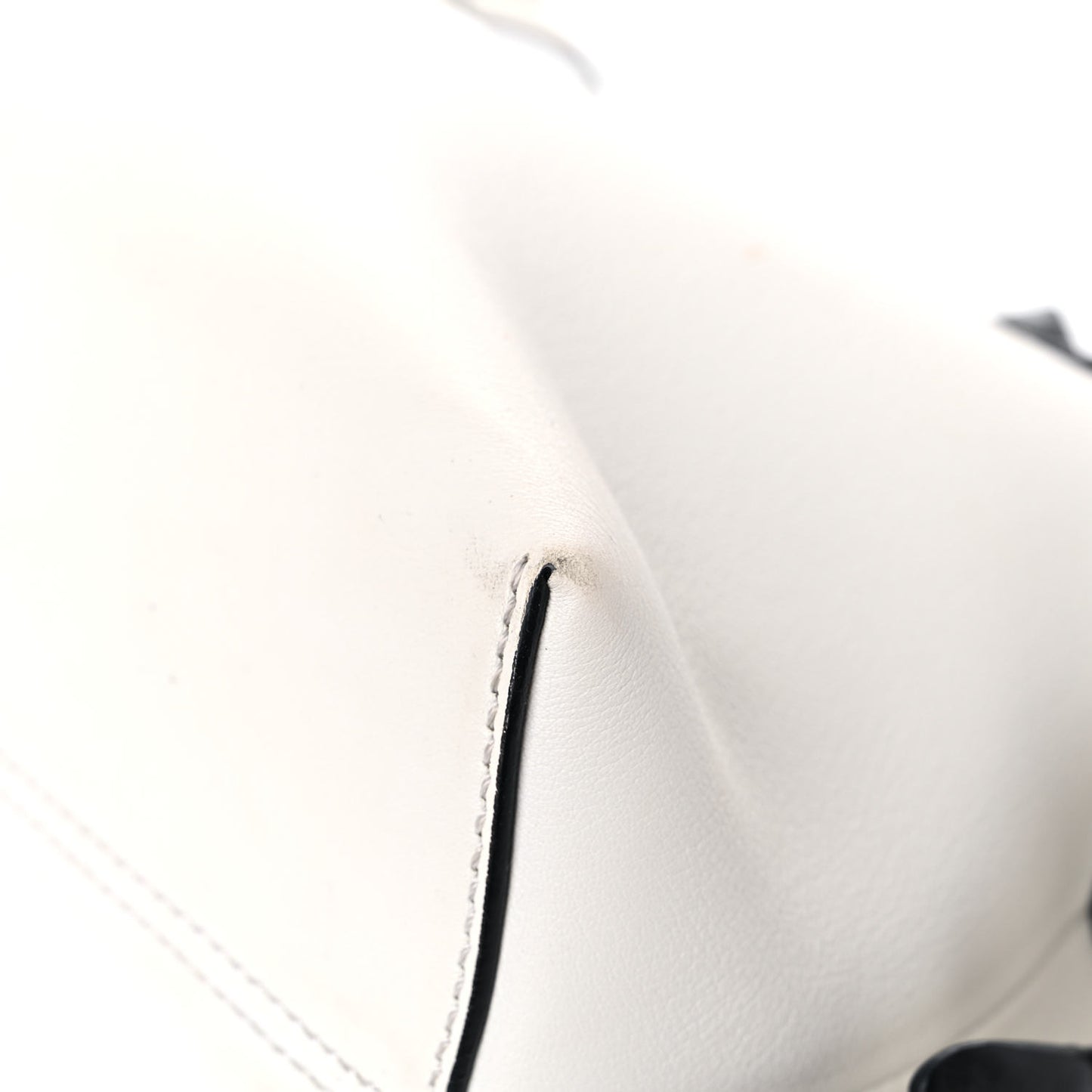 Vitello Dolce Croc Tail Medium By The Way Boston Bag White Black