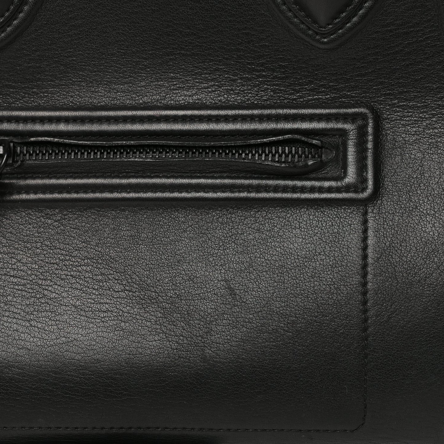 Supple Calfskin Large Phantom Luggage Black