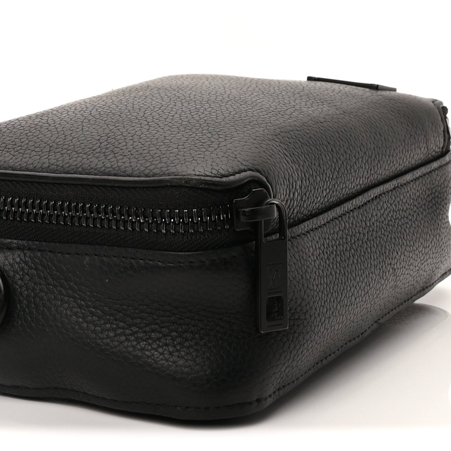 Calfskin Aerogram Alpha Wearable Wallet Black