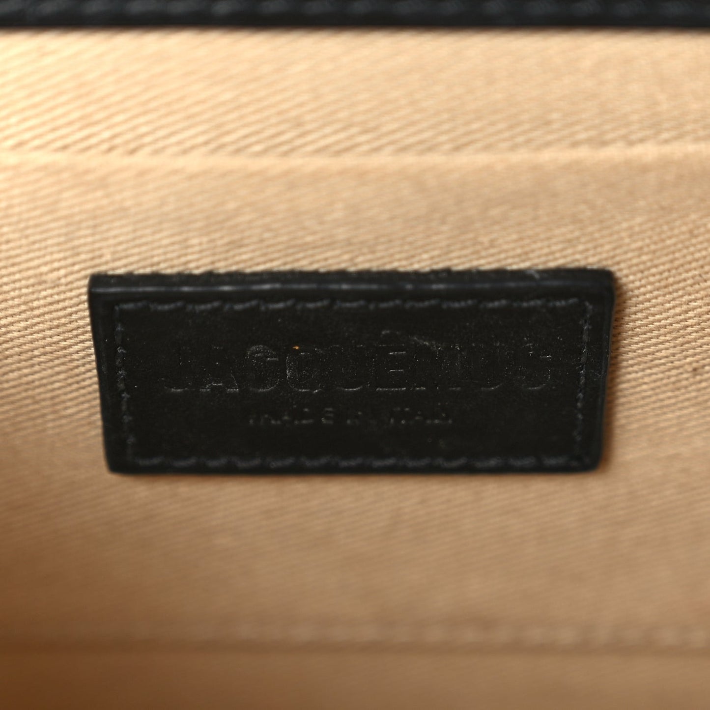 Smooth Calfskin Le Chiquito Moyen Black