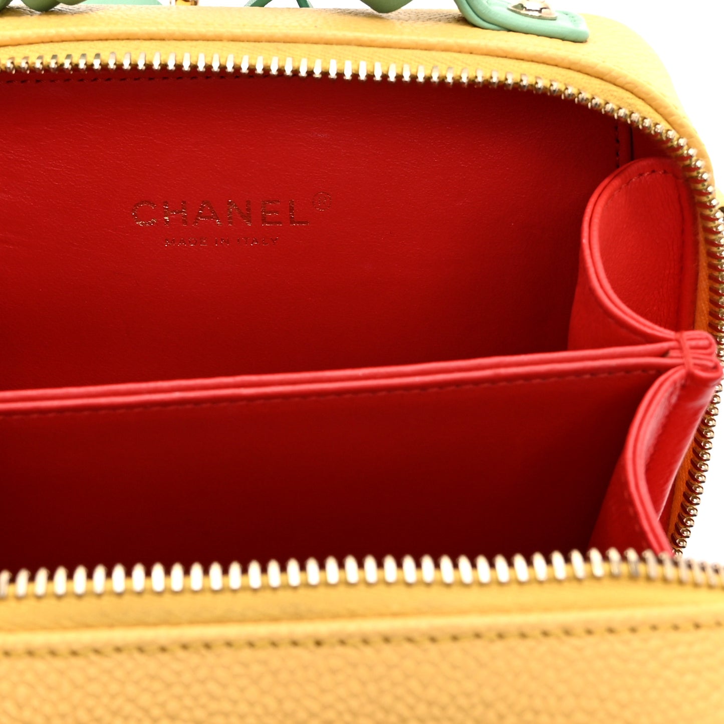 Caviar Quilted Small CC Filigree Vanity Case Multicolor