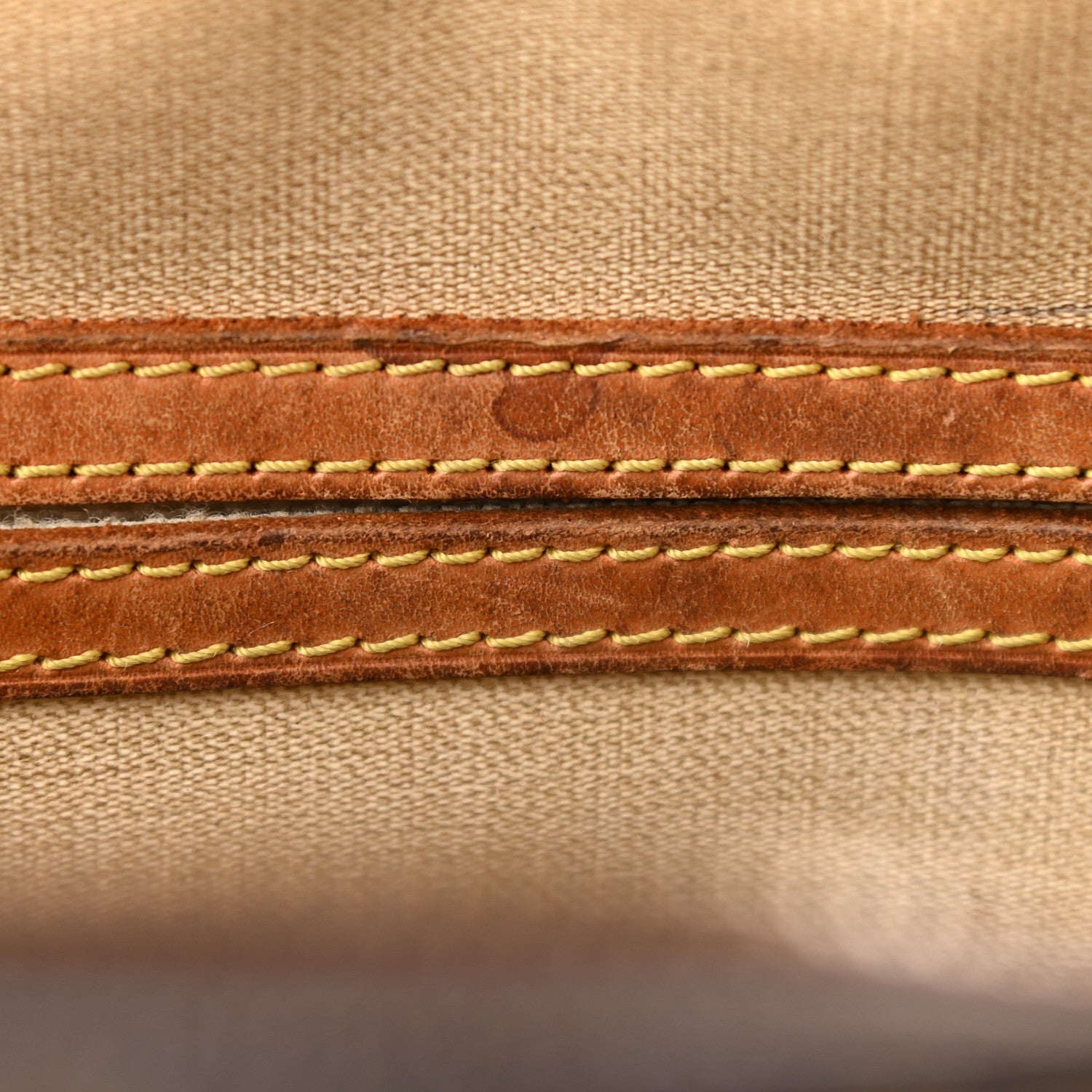 Louis Vuitton Monogram Reporter PM 9 of 20