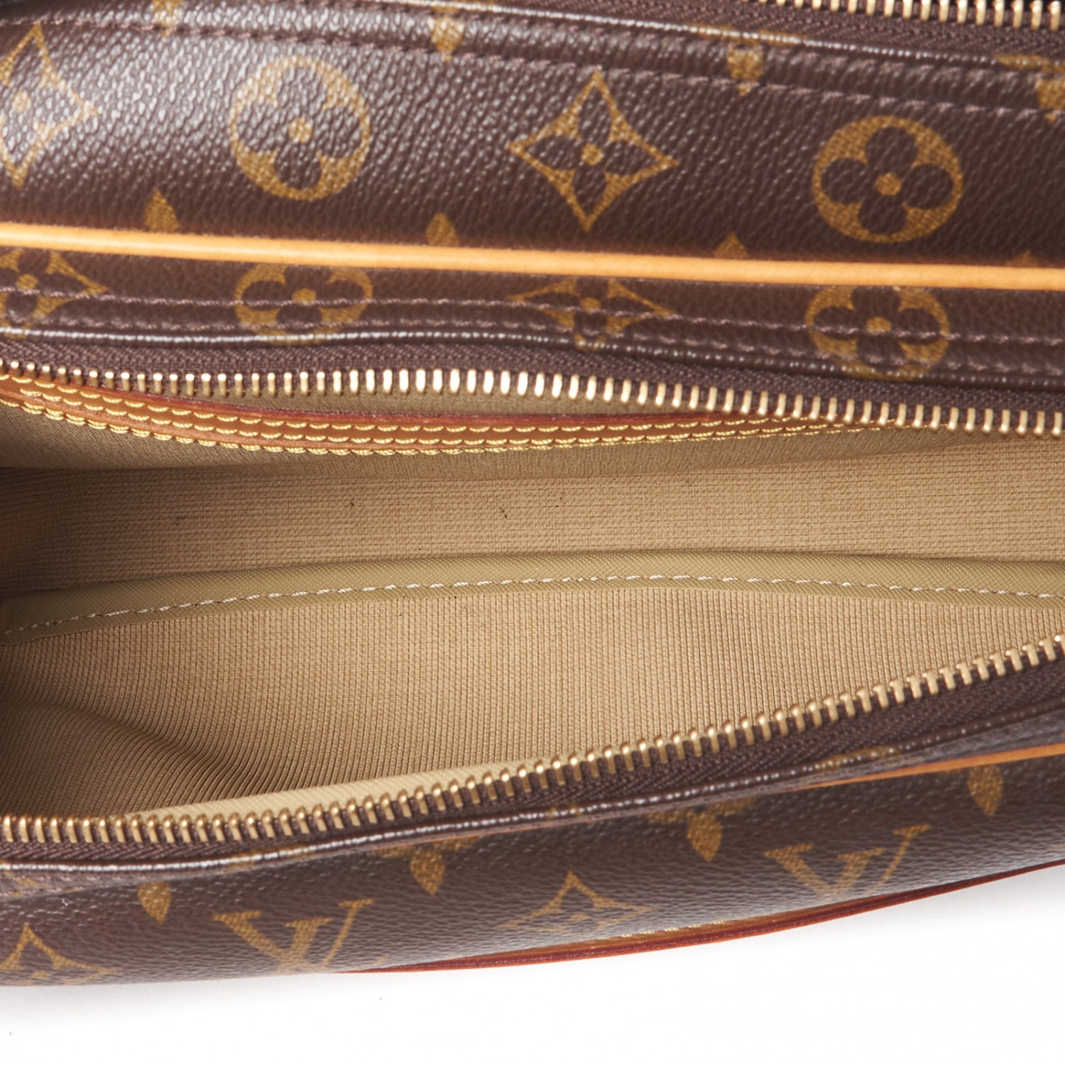 Louis Vuitton Monogram Reporter PM 6 of 8