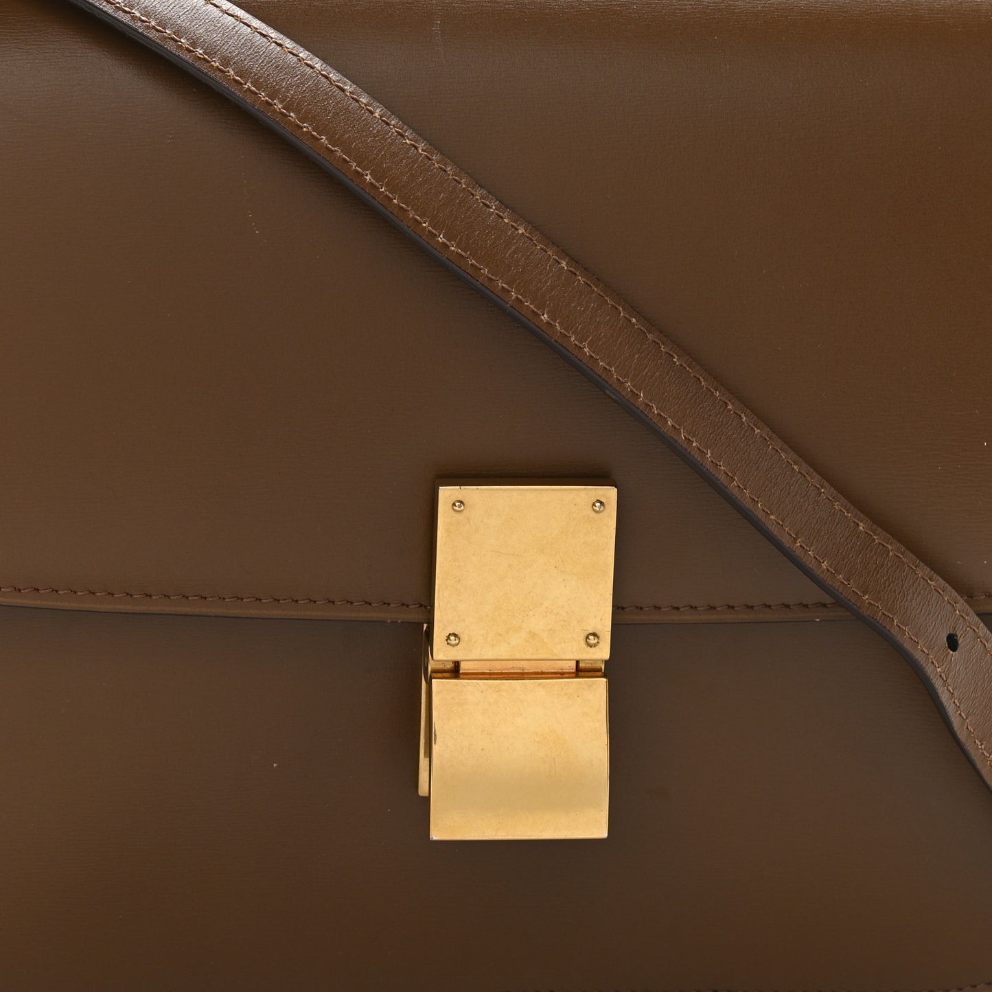 Box Calfskin Medium Classic Box Flap Bag Camel