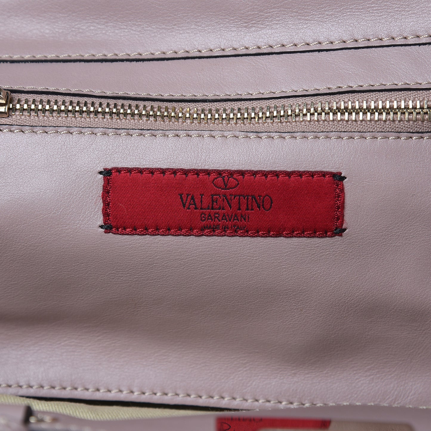 Vitello Small Rockstud Tote Poudre