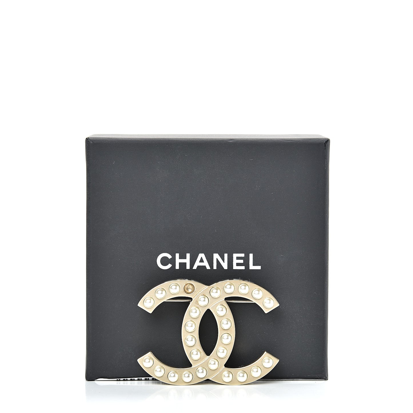 Pearl CC Brooch Pin Gold