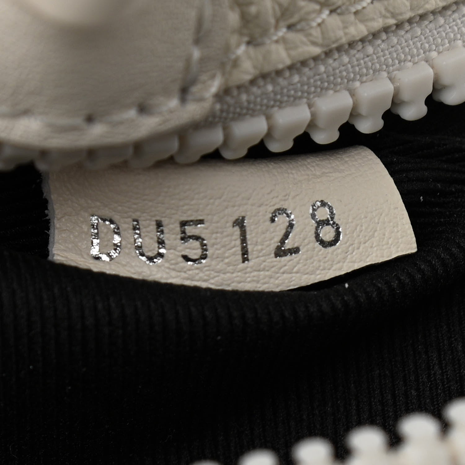 Louis Vuitton Taurillon Monogram Solar Ray Soft Trunk Powder White 7 of 11