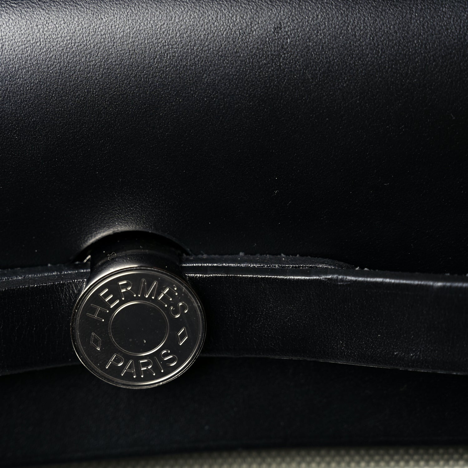 Hermes Military Toile Vache Hunter Herbag a Dos Zip Retourne Backpack Vert De Gris Black 6 of 8