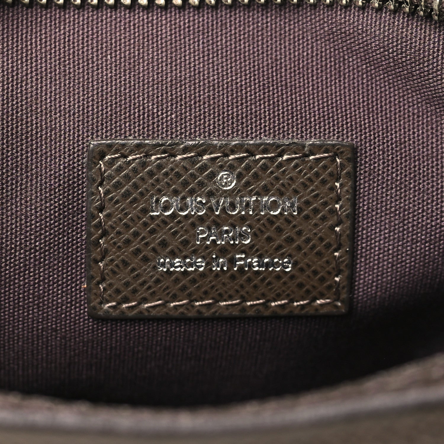 Louis Vuitton Taiga Dimitri Grizzli 6 of 8