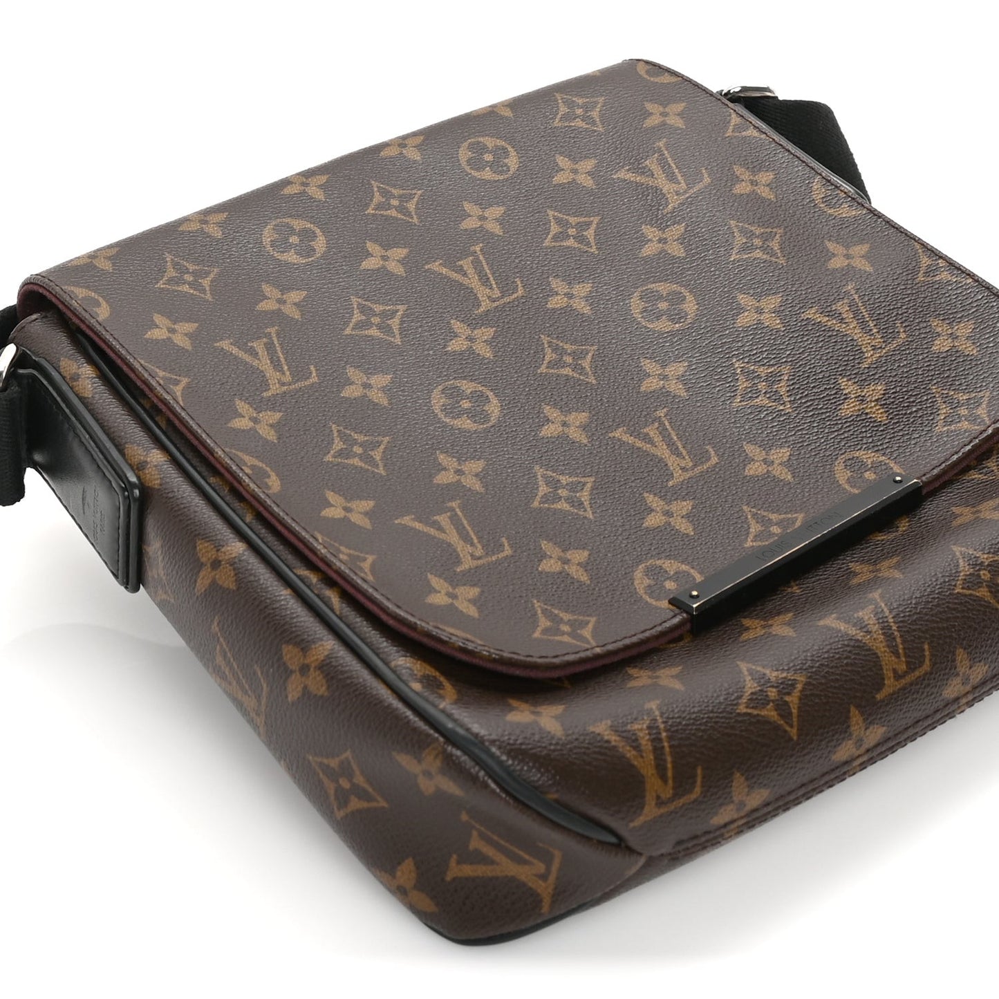 Monogram Macassar District PM