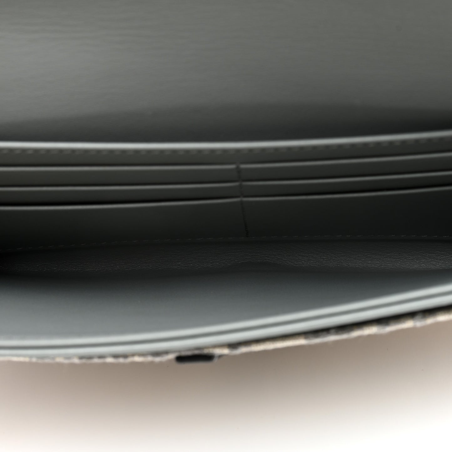 Oblique Saddle Chain Long Wallet Grey