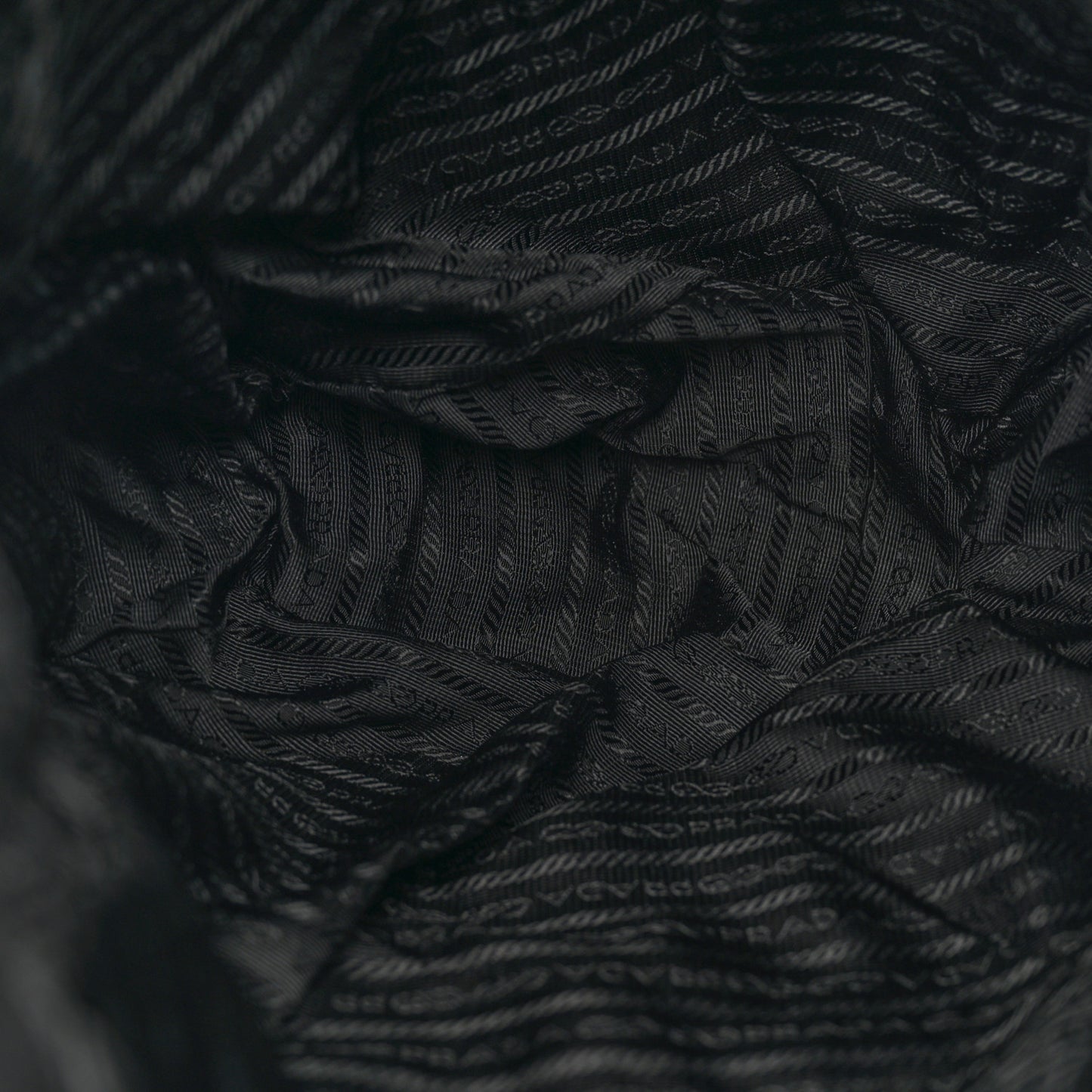 Tessuto Nylon Gaufre Tote Black