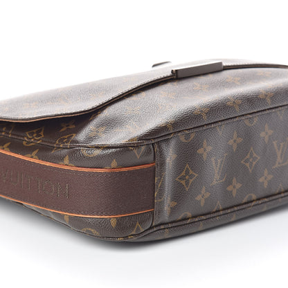 Louis Vuitton Monogram Beaubourg MM Messenger Bag 8 of 9