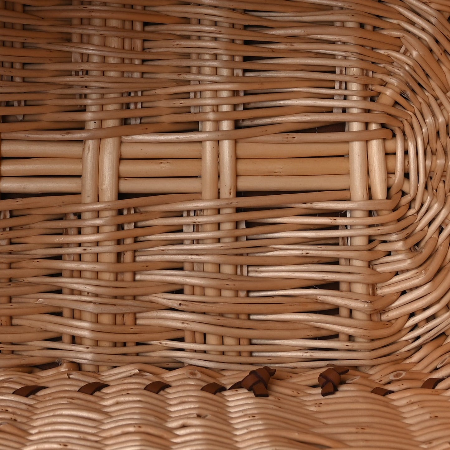 Barenia and Osier Wicker Garden Party Gold