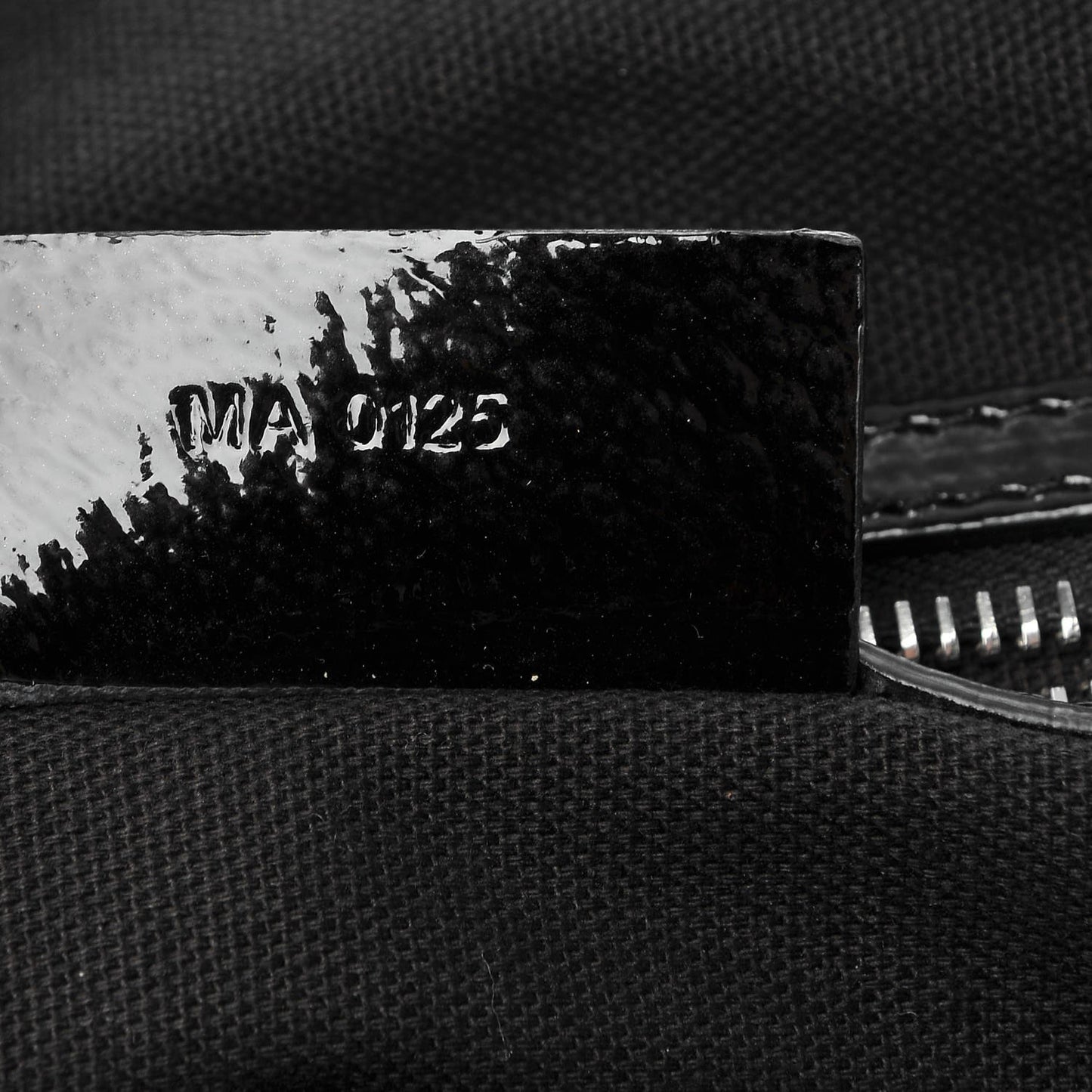 Crinkled Patent Medium Nightingale Black