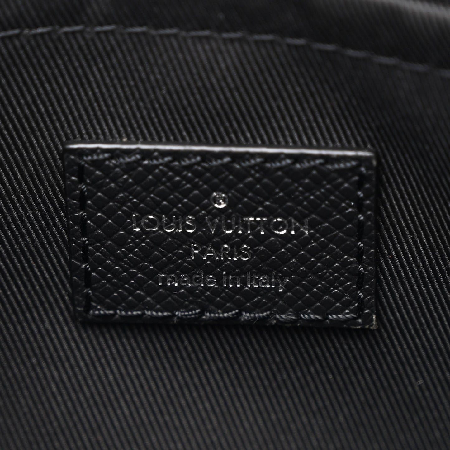 Taiga Monogram Eclipse Outdoor Messenger Black