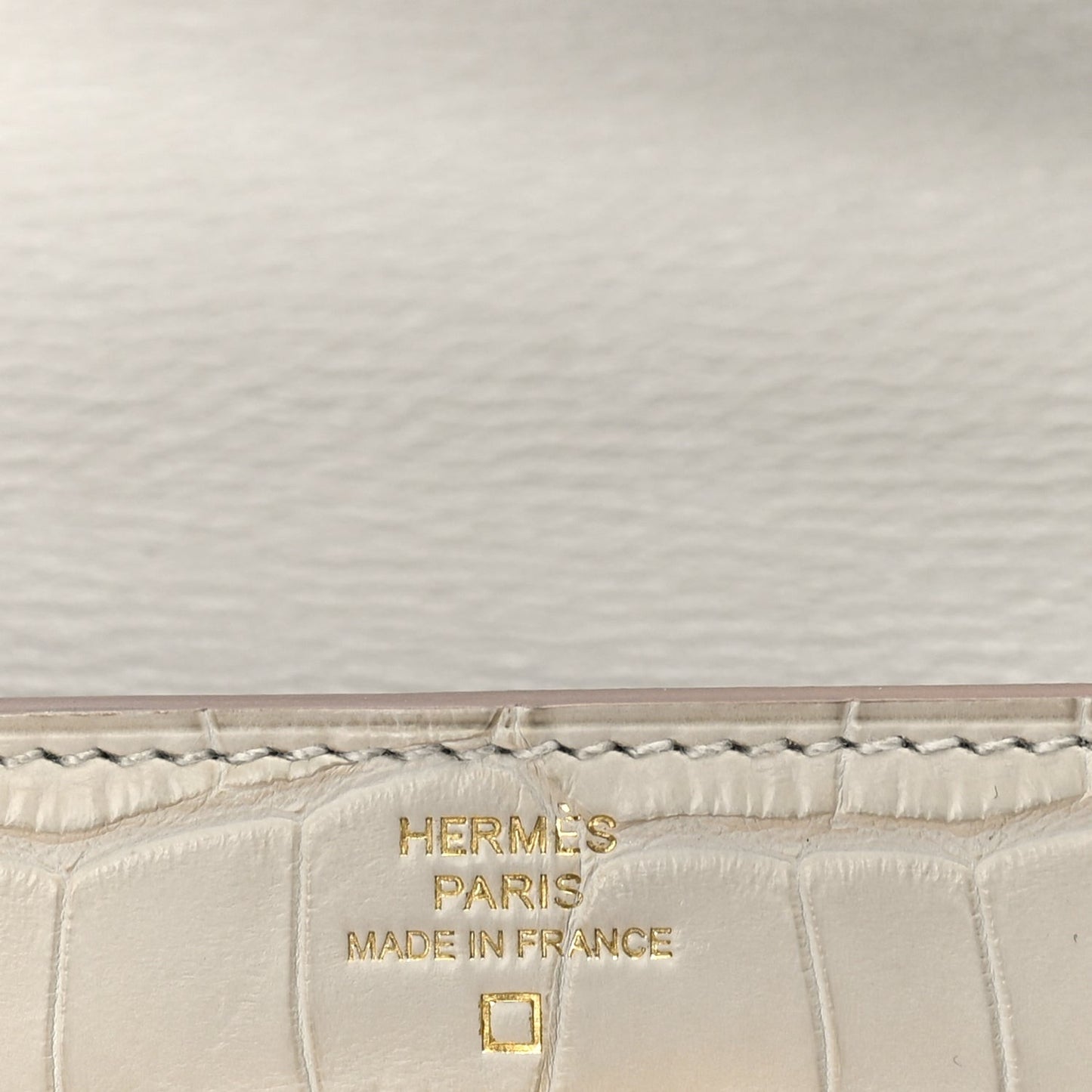 Matte Alligator Kelly Wallet To Go  Betton