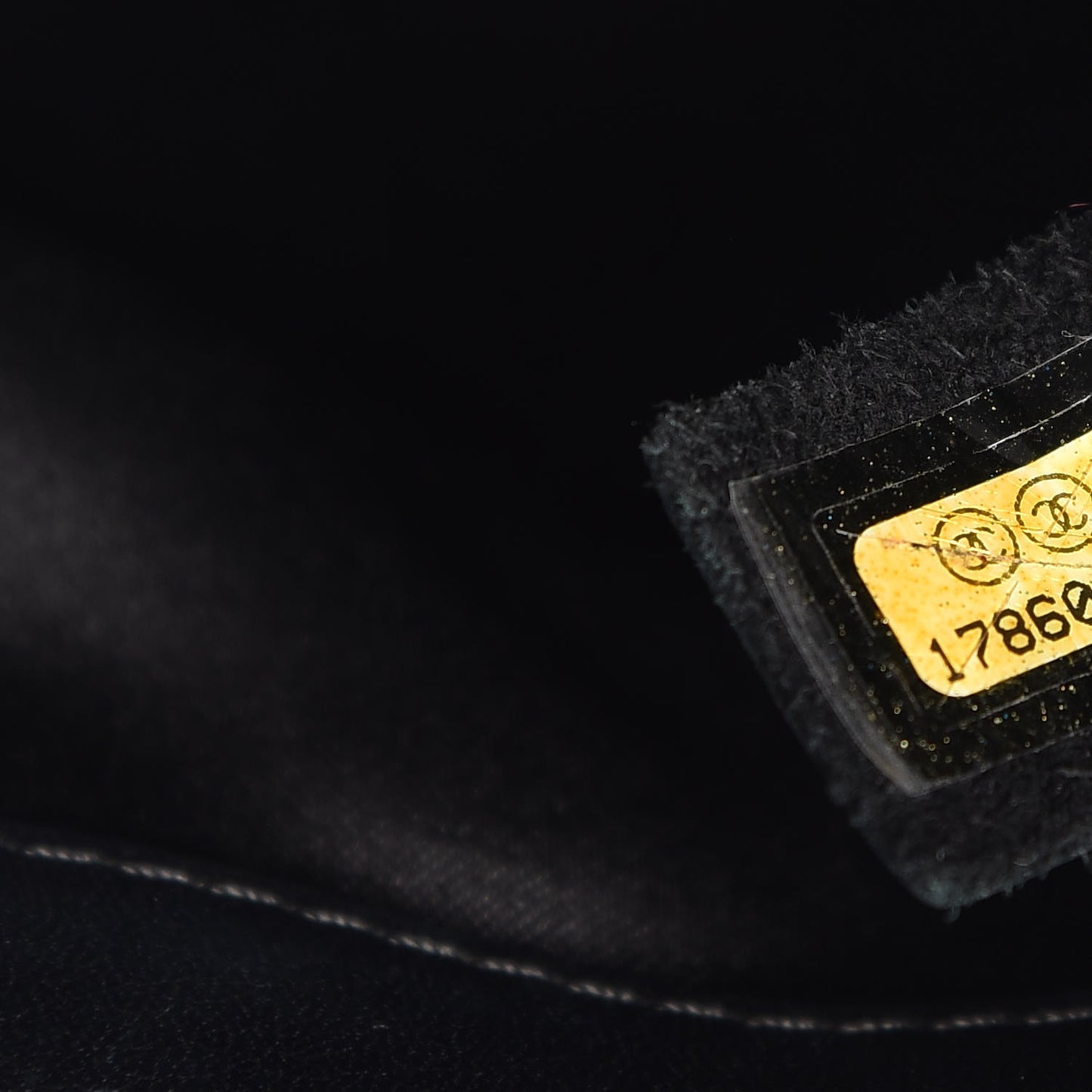 Calfskin Stitch Medium Flap Black