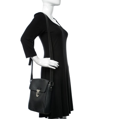 Louis Vuitton Taiga Luka Grizzli 2 of 9