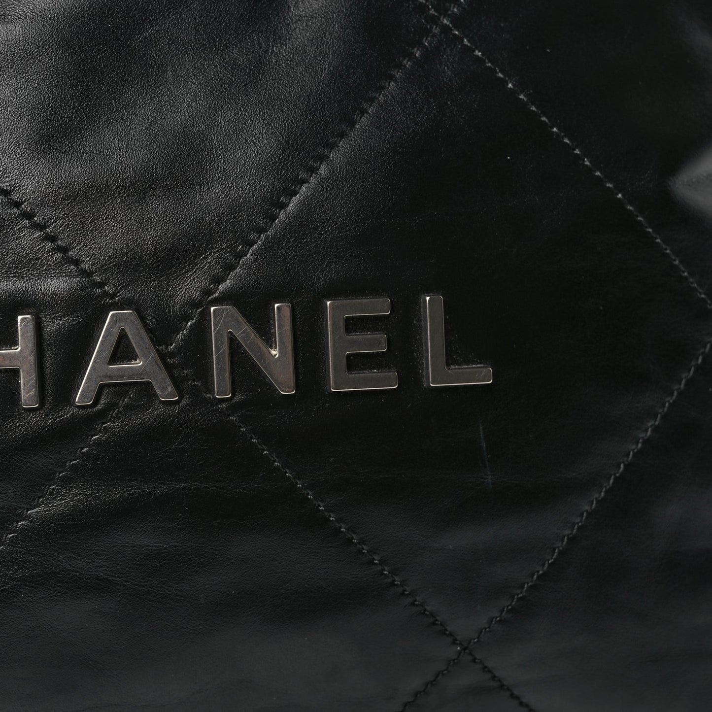 Shiny Calfskin Quilted Small  22 Black