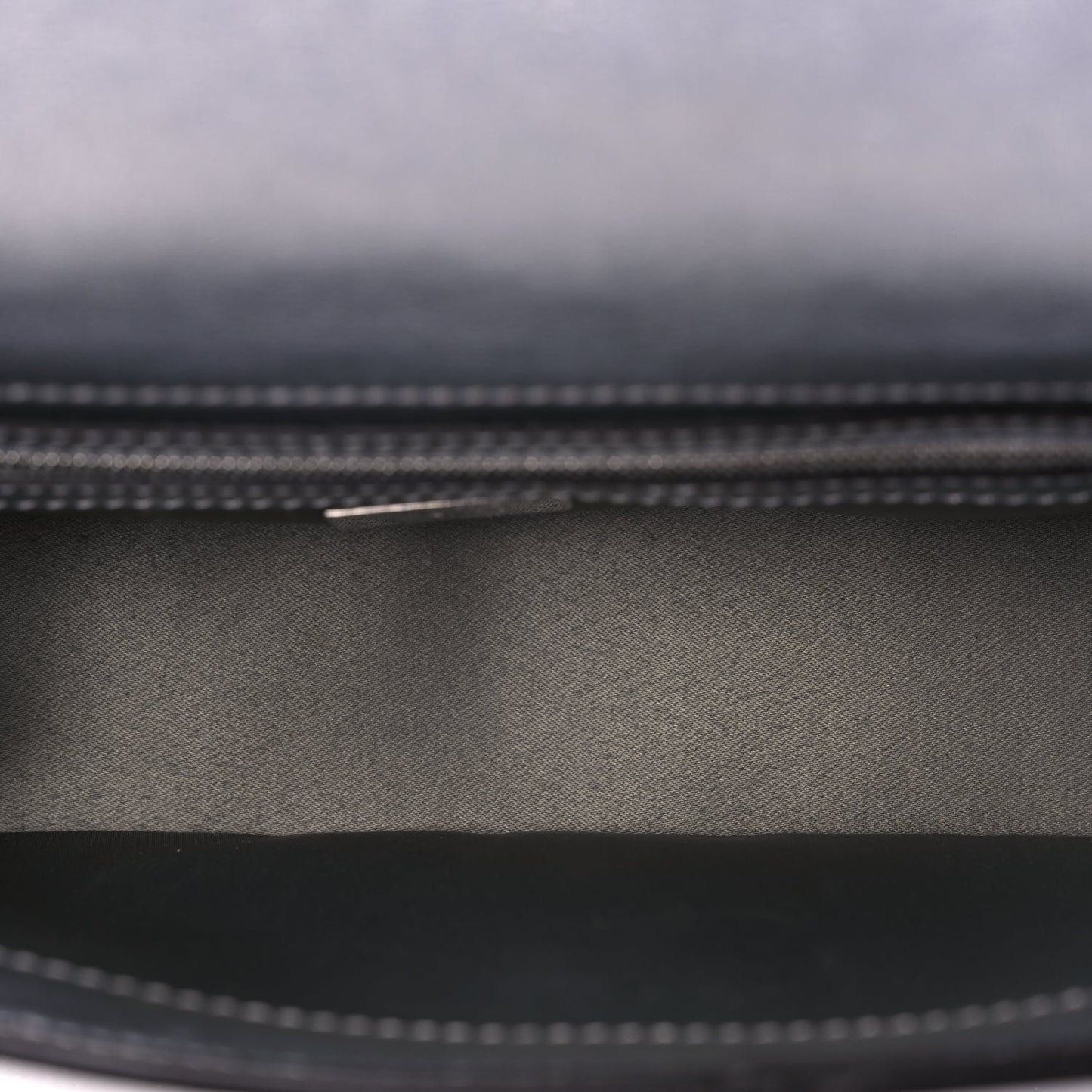 Crystal Vitello Laminato FF Medium Baguette Crystal Argento