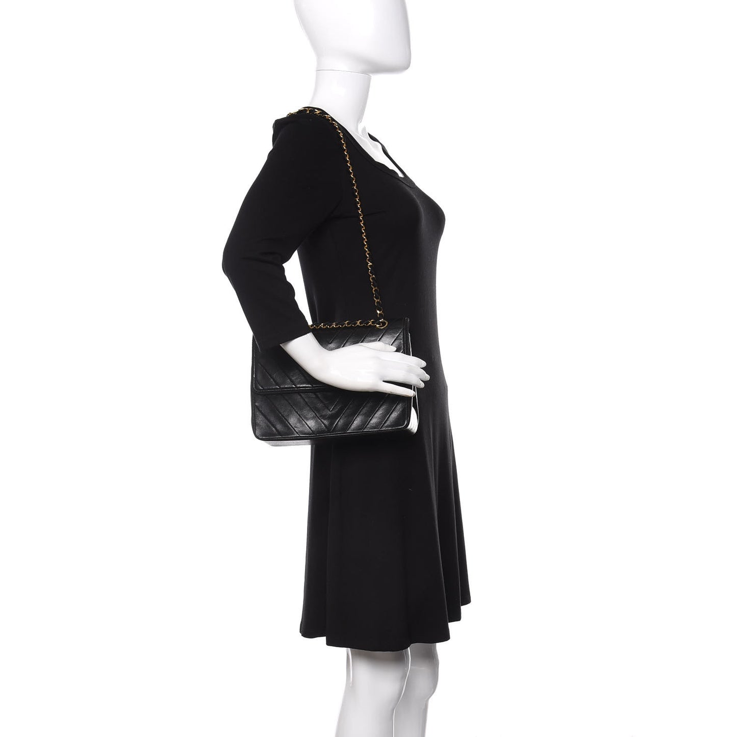 Lambskin Chevron Quilted Medium Single Flap Black