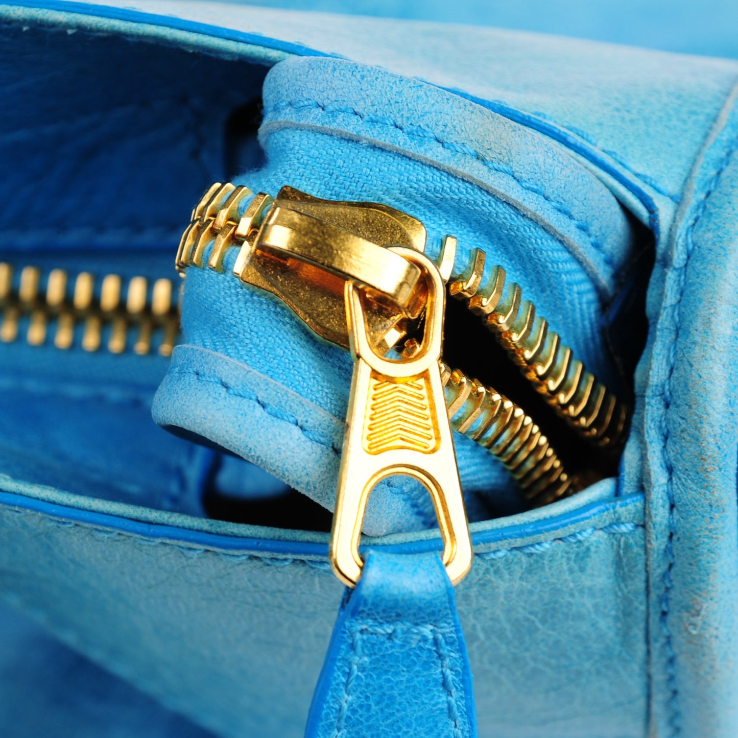 Agneau Giant 21 Gold Hardware Part Time Sky Blue