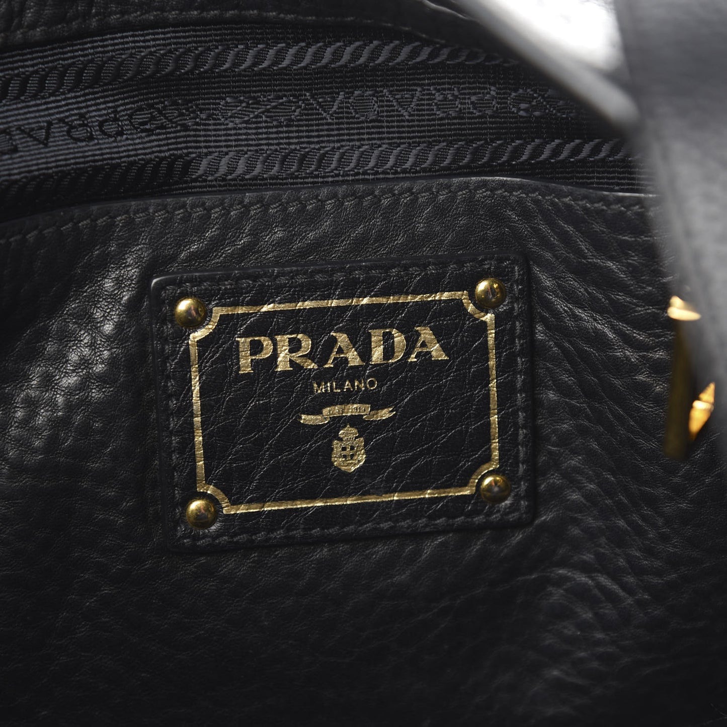 Vitello Daino Side Pocket Tote Black