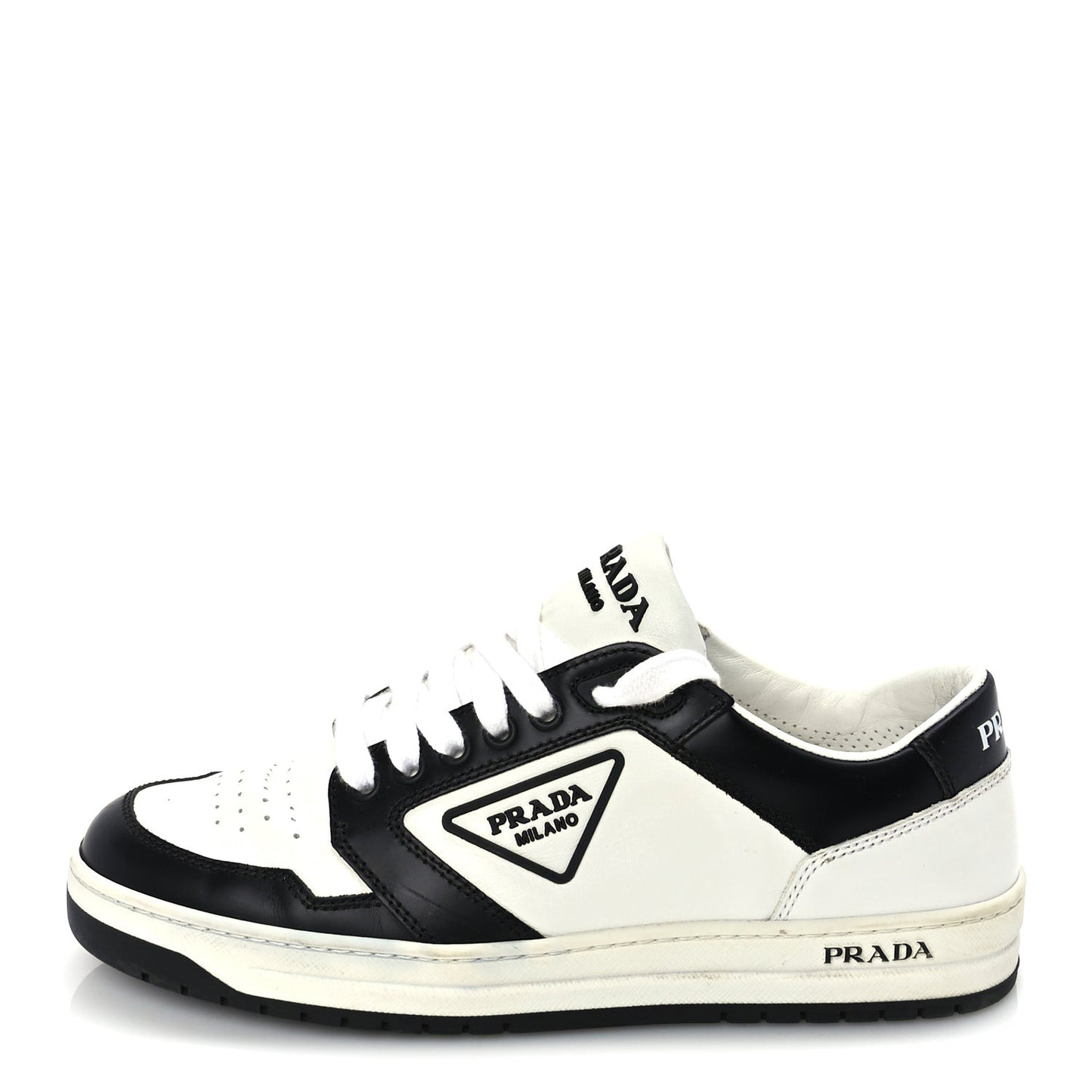 Vitello Sport Spazzolato Rois Triangle Logo Womens Downtown Low Top 30mm Sneakers 38 White Black