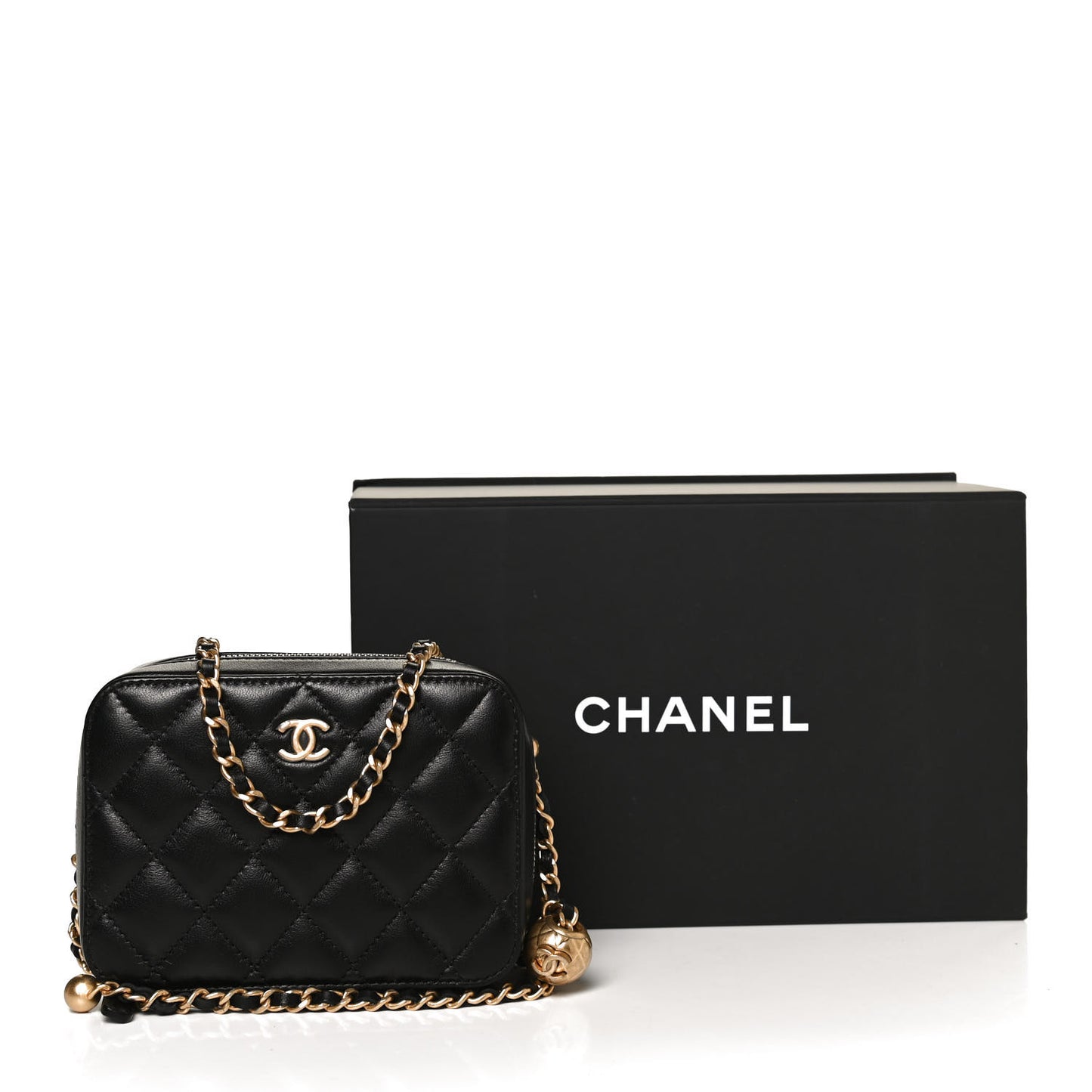 Lambskin Quilted CC Pearl Crush Camera Case Black
