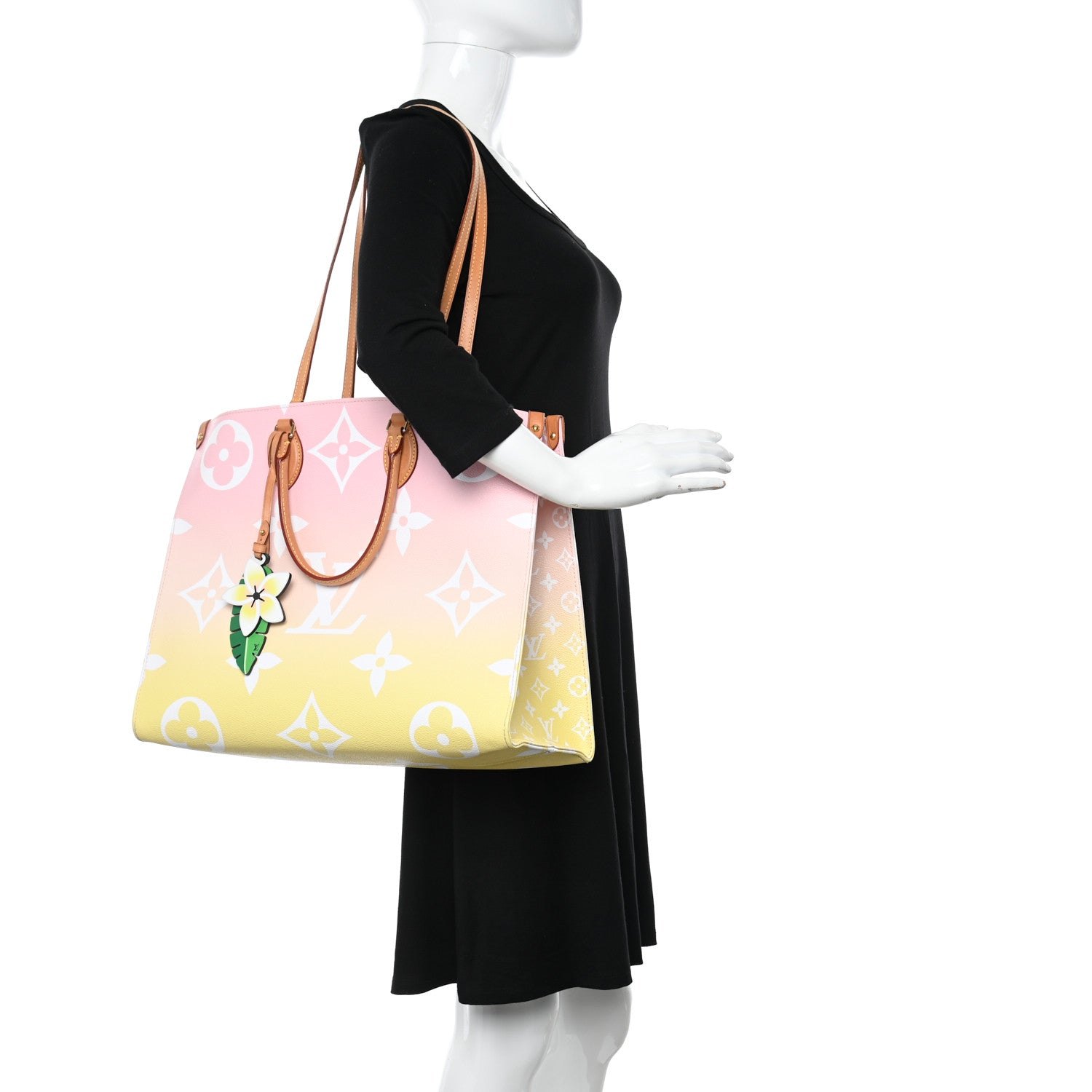 Louis Vuitton Monogram Giant By The Pool OnTheGo GM Light Pink 2 of 9