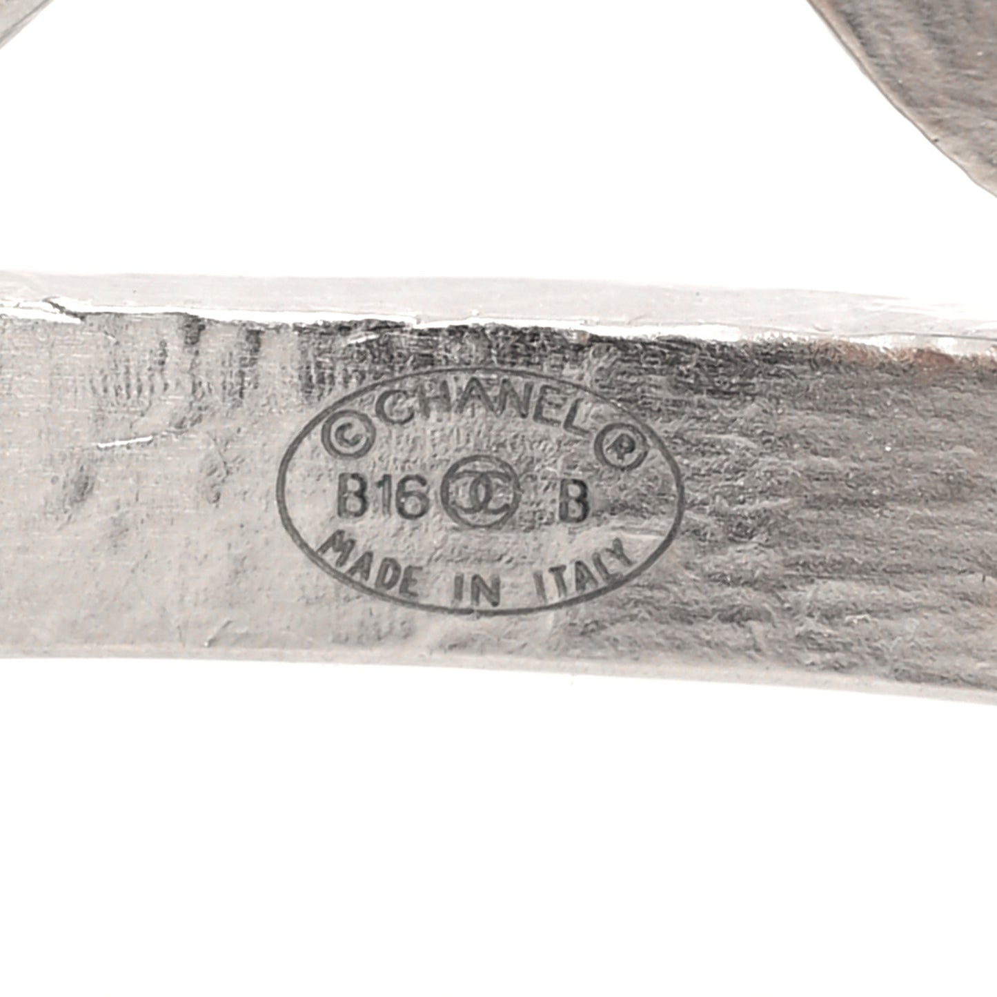 Metal CC Cuff Silver