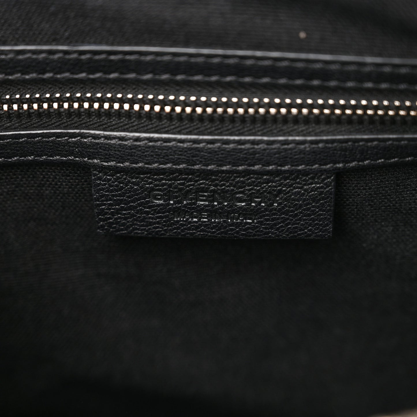 Sugar Goatskin Medium Antigona Black