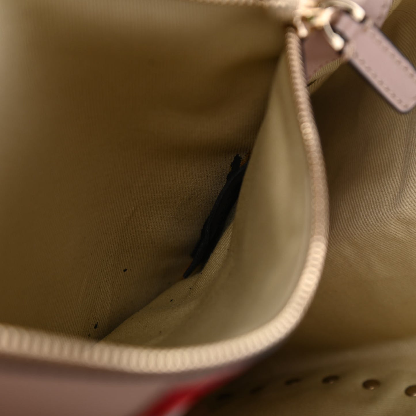 Vitello Medium Rockstud All Over Tote Poudre