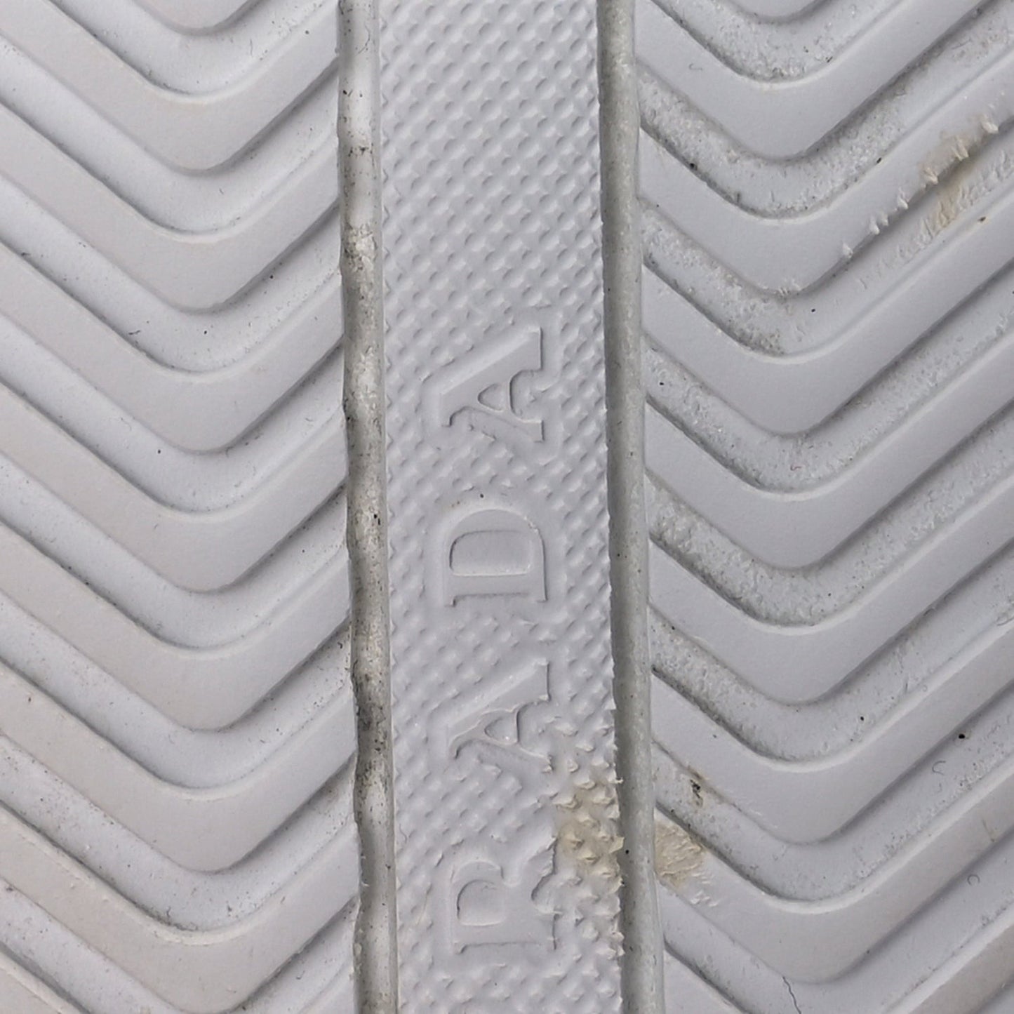 Vitello Soft Logo Low Top Sneakers 38 White