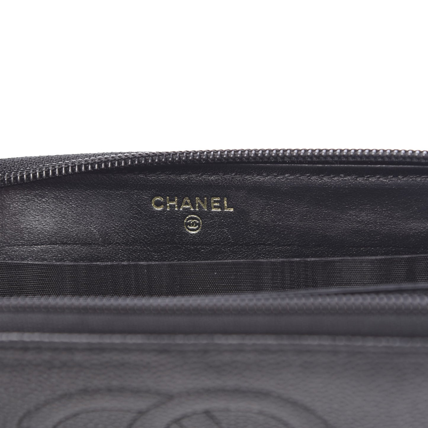 Caviar Timeless CC Large Gusset Zip Around Wallet Black