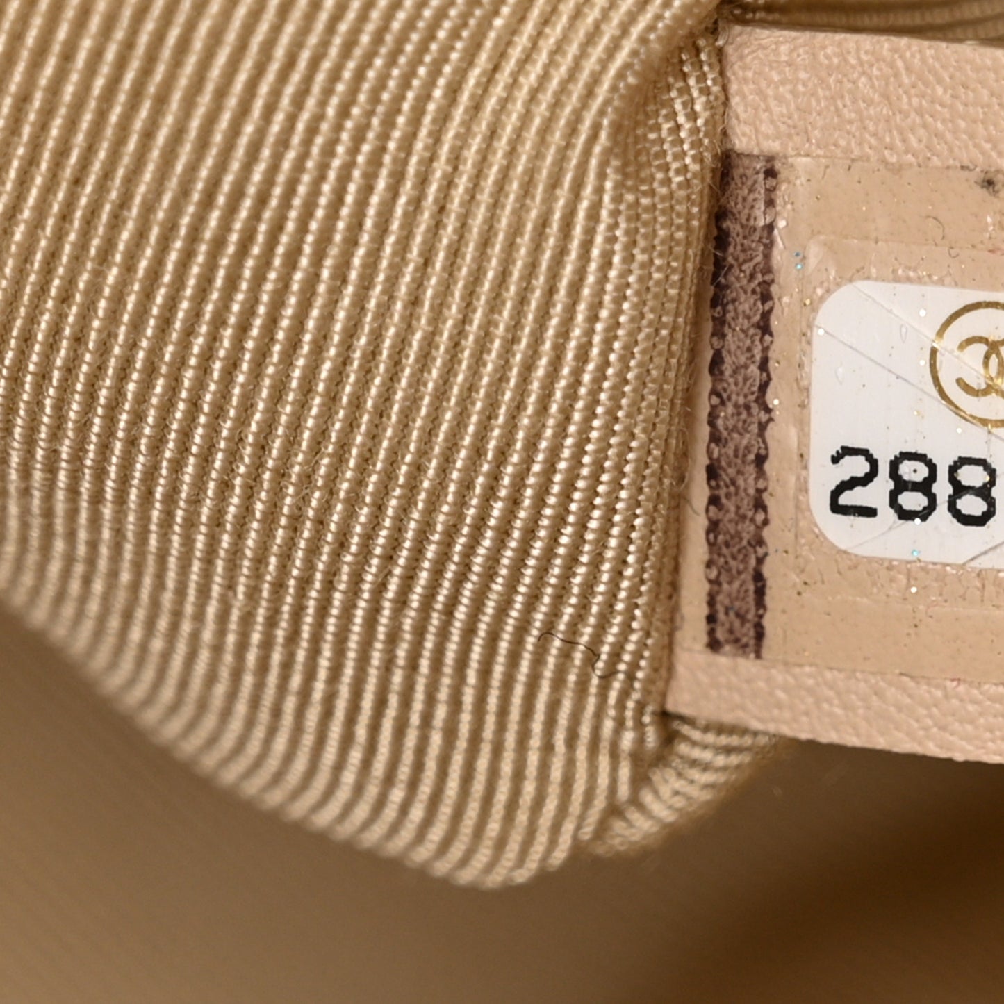 Tweed Maxi Chanel 19 Flap Beige Black