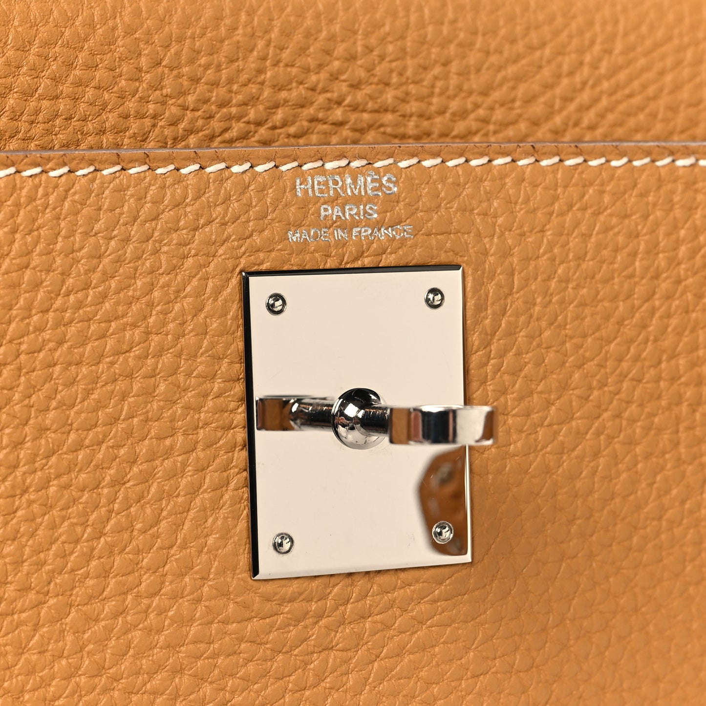 Togo Kelly Retourne 28 Kraft