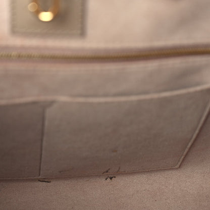 Louis Vuitton Empreinte Monogram Giant Onthego MM Tourterelle Creme 9 of 9